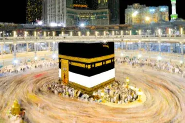 3 Star 10 Nights April Umrah Package