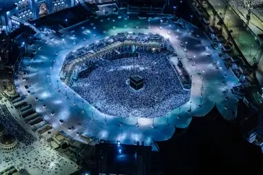 3 Star 10 Nights April Umrah Package